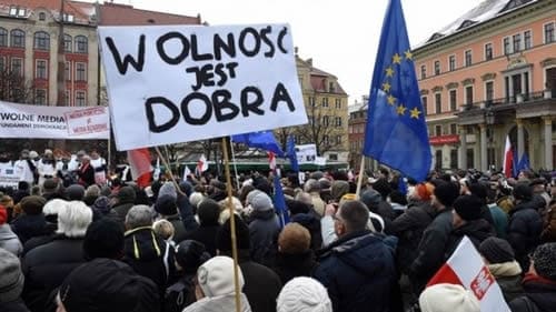 Polen demonstriert gegen Überwachungsstaat.